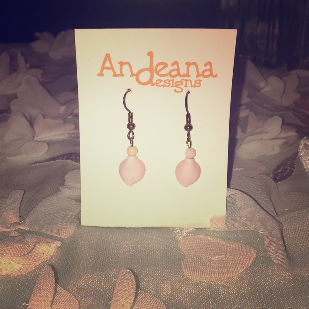 Pink shell dangly earnings - never worn!